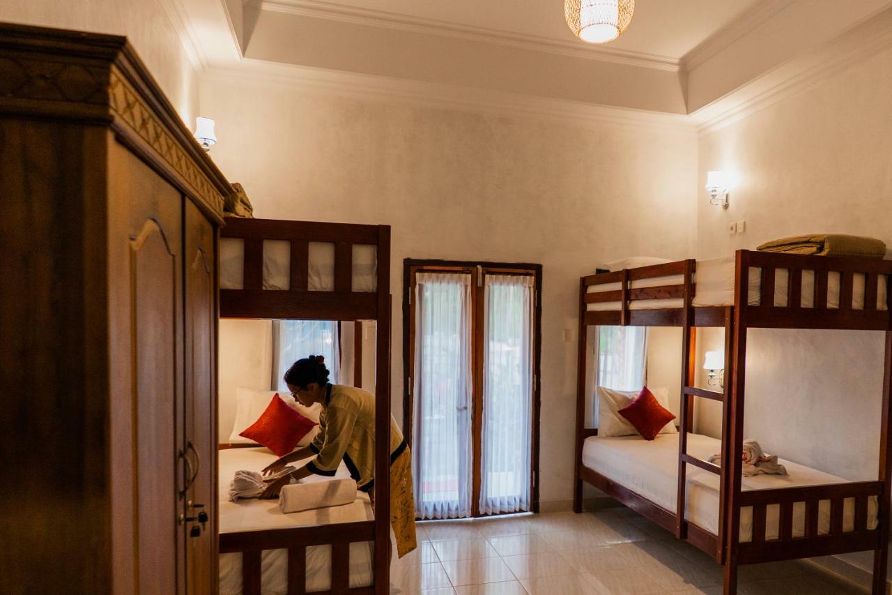 Kamasanti Hostel Toyapakeh Luaran gambar